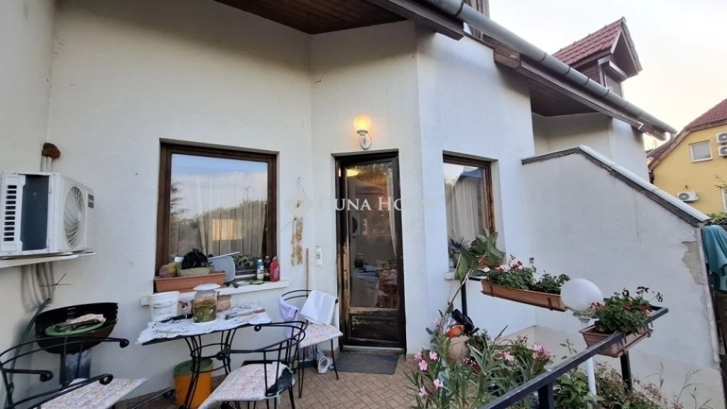 Eladó ház, Kistarcsa