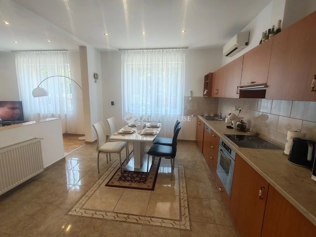 c3-1-name c2-1-name, Budapest XV. kerület, Kanizsai Dorottya utca