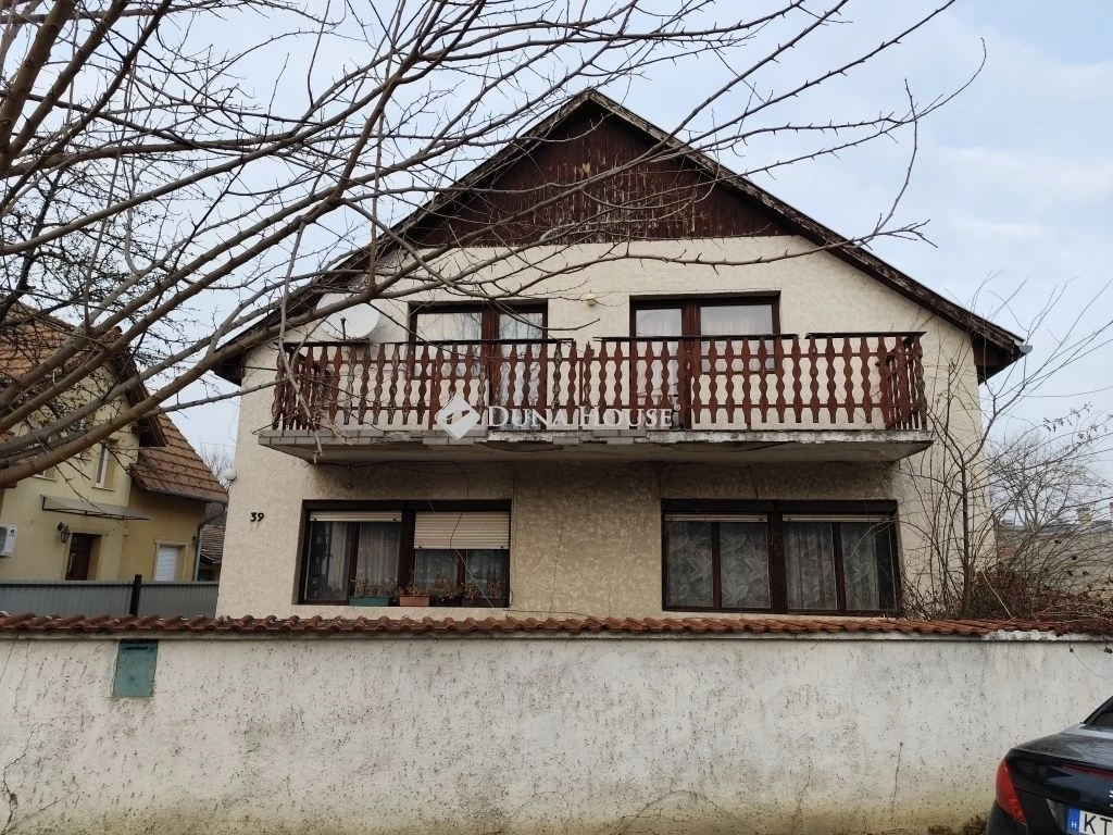 c3-1-name c2-1-name, Budapest XV. kerület, Anyácska utca