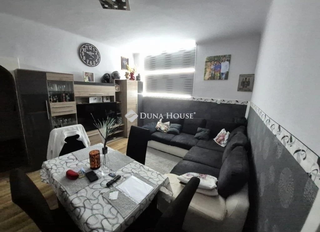 c3-1-name c2-19-name, Budapest IV. kerület, Lőrinc utca