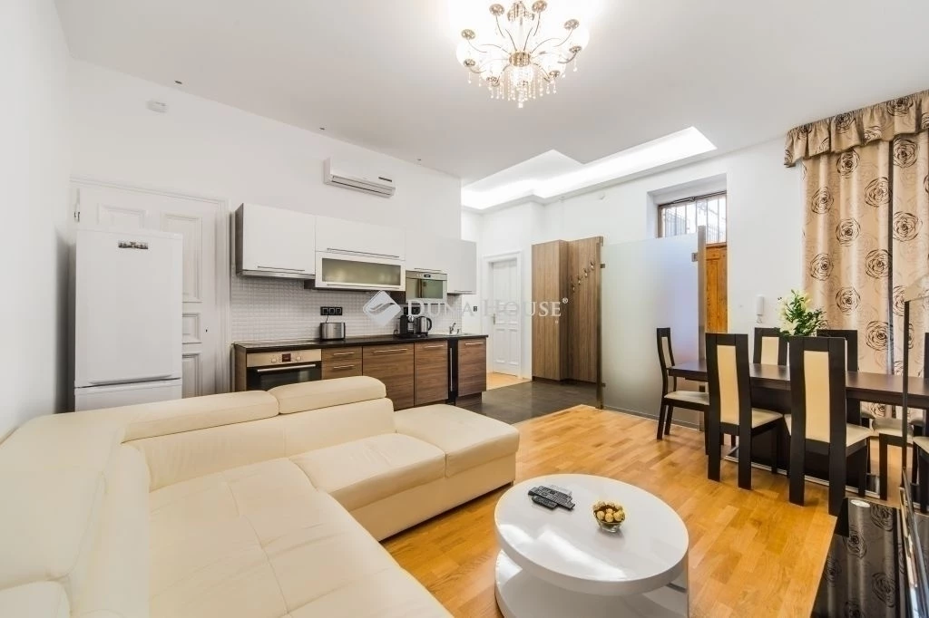 Eladó lakás, Budapest 6. ker.