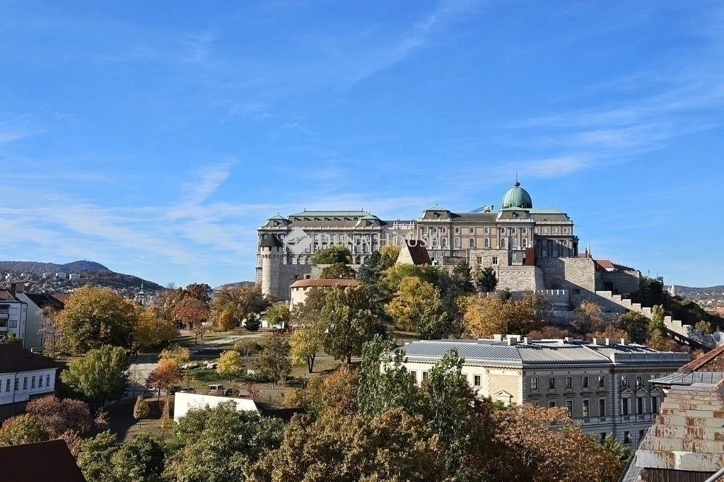 For sale brick flat, Budapest I. kerület