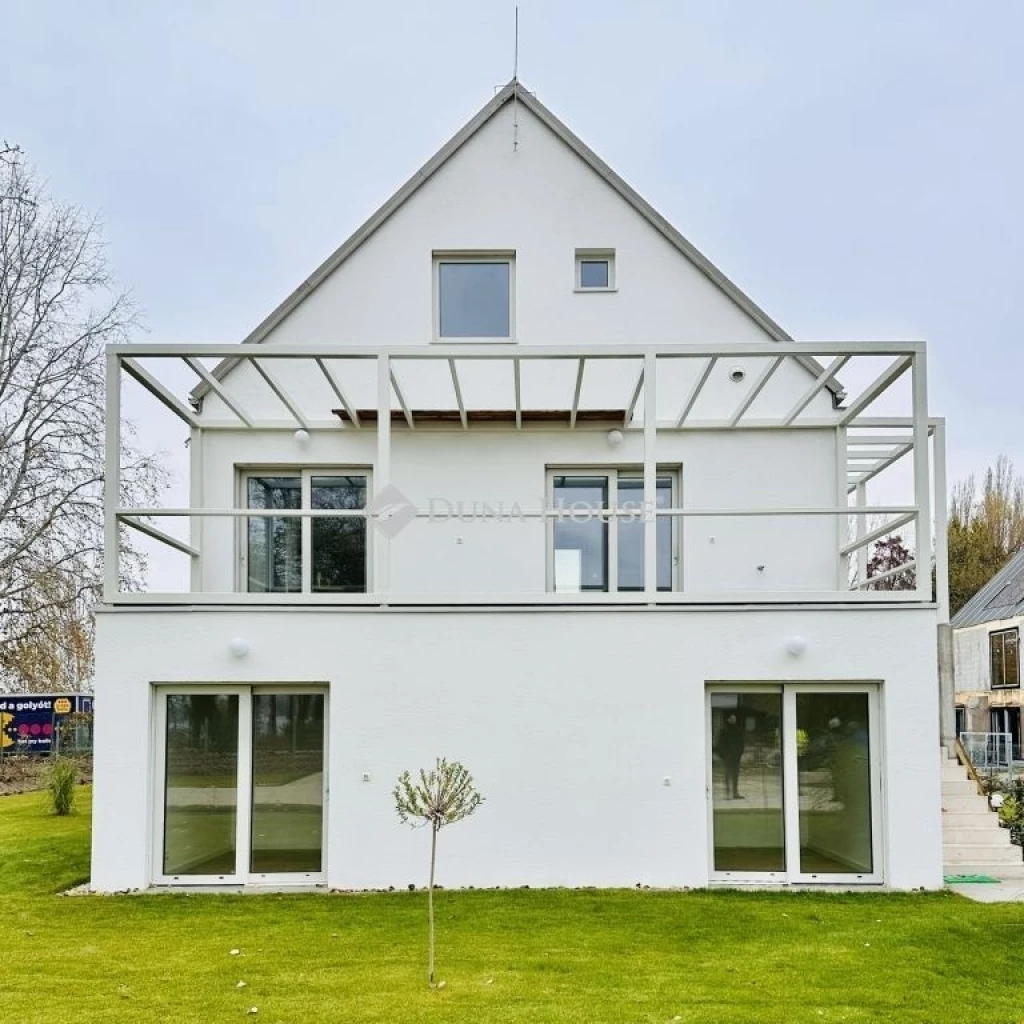 For sale brick flat, Balatonakarattya, Aligai utca