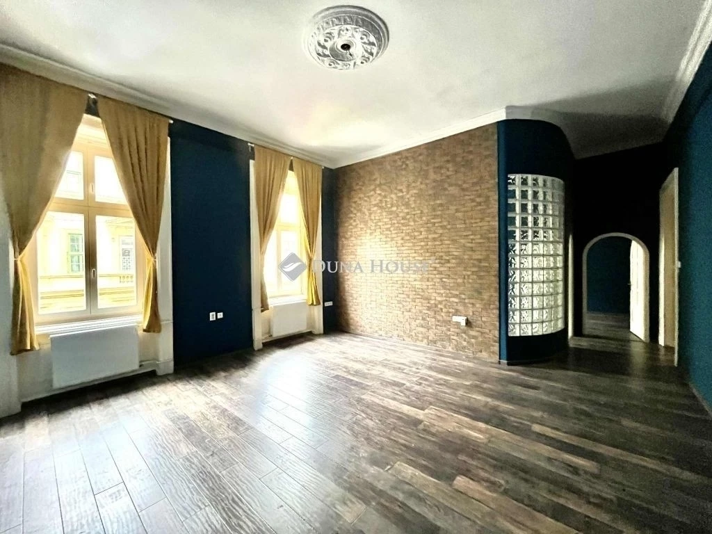 c3-1-name c2-19-name, Budapest VI. kerület, Eötvös utca