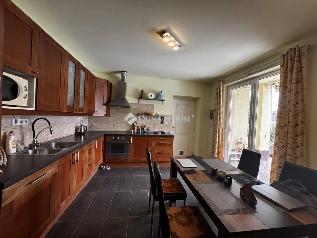 c3-1-name c2-2-name, Budapest XXII. kerület, Dévény utca