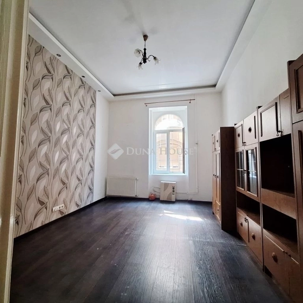 Eladó lakás, Budapest 8. ker.