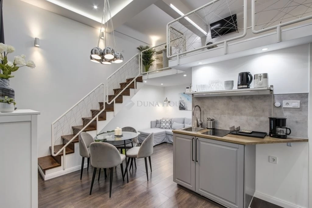 For sale brick flat, Budapest V. kerület, Semmelweis utca