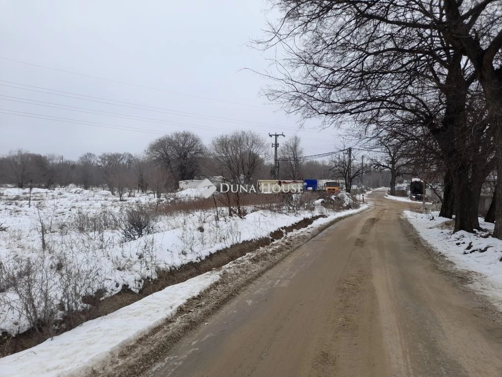 For sale periphery plot, Dunakeszi, Rákóczi út