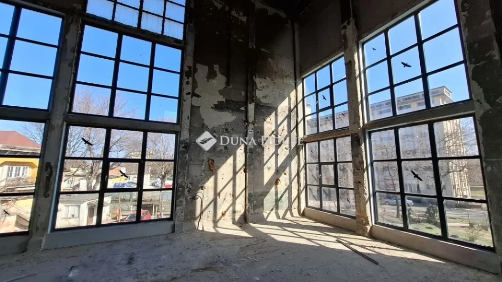 Eladó ipari ingatlan Szolnok