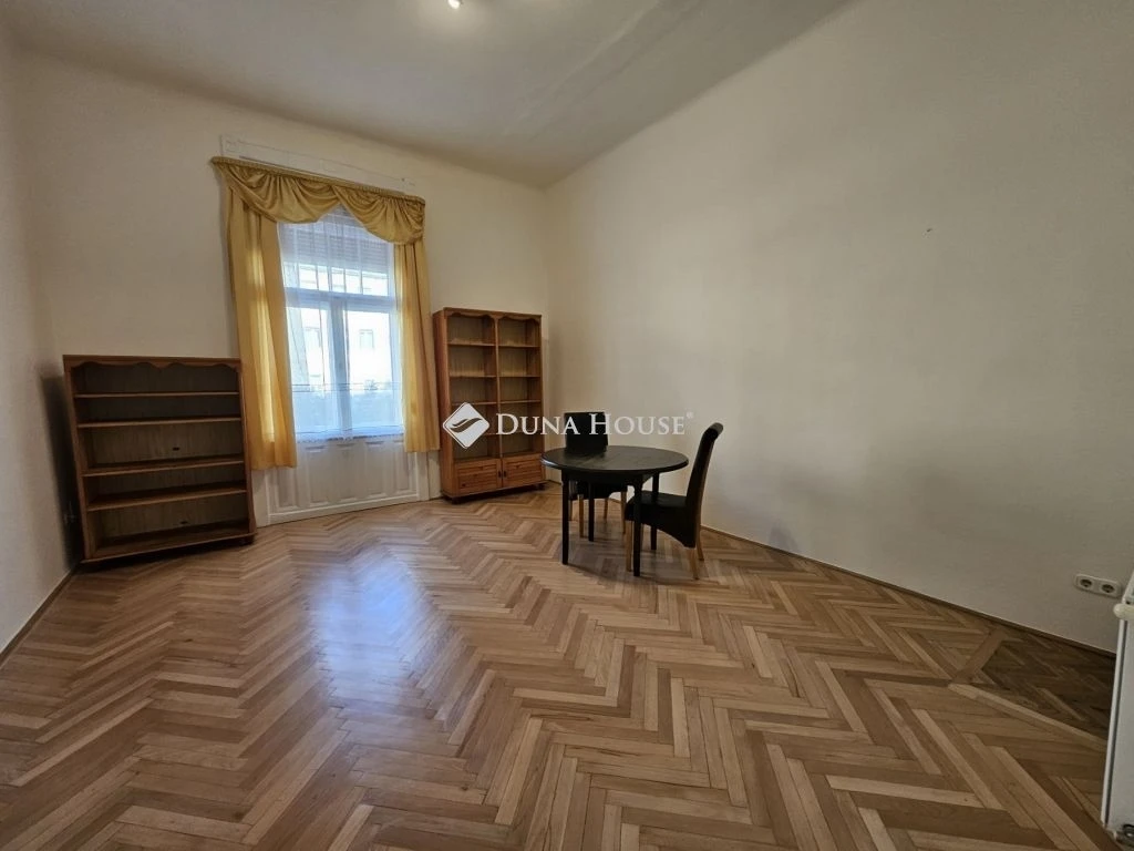 c3-2-name c2-19-name, Budapest XI. kerület, Karinthy Frigyes út