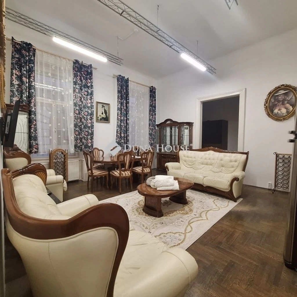 c3-2-name c2-19-name, Budapest V. kerület