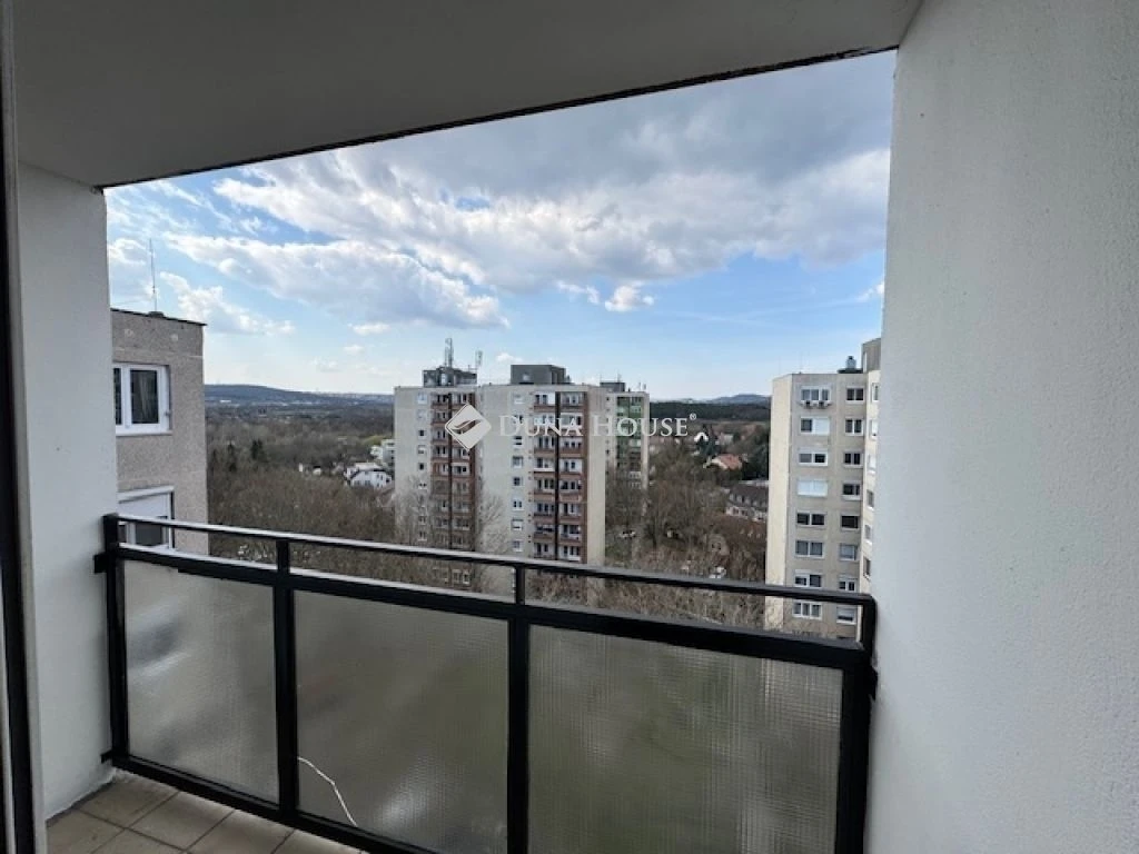 c3-1-name c2-20-name, Budapest XI. kerület, Neszmélyi út