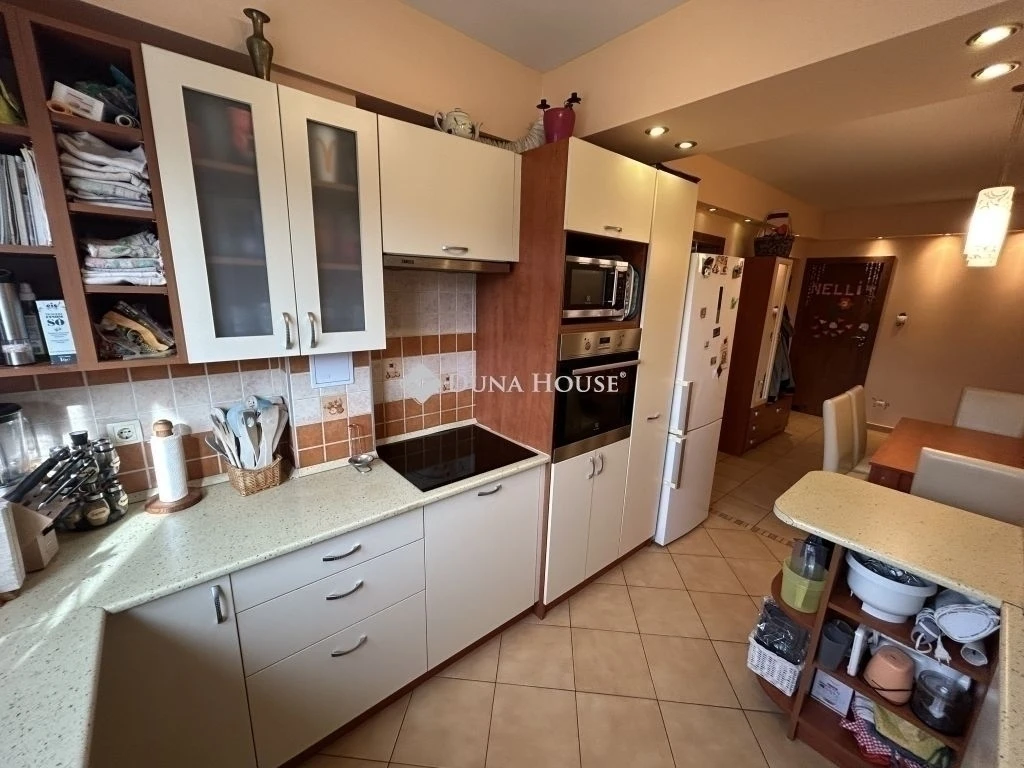 c3-1-name c2-20-name, Budapest III. kerület, Pablo Neruda utca