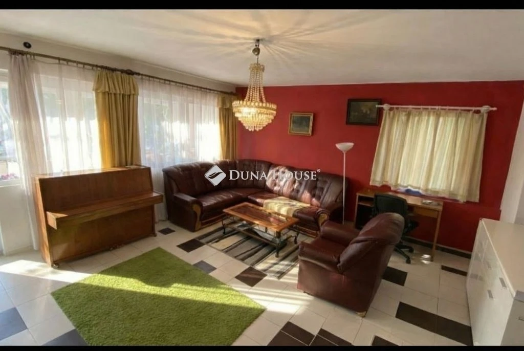 c3-1-name c2-1-name, Budapest XXII. kerület, Gádor utca