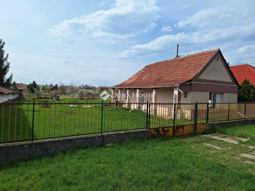 Eladó ház, Ecséd
