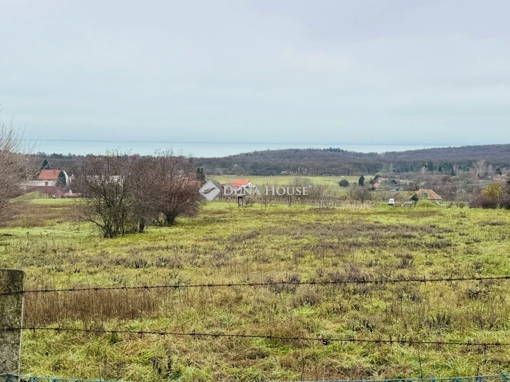 Eladó telek, Balatonalmádi