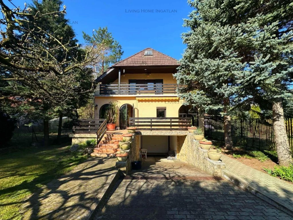 For sale semi-detached house, Budapest II. kerület, Hársakalja