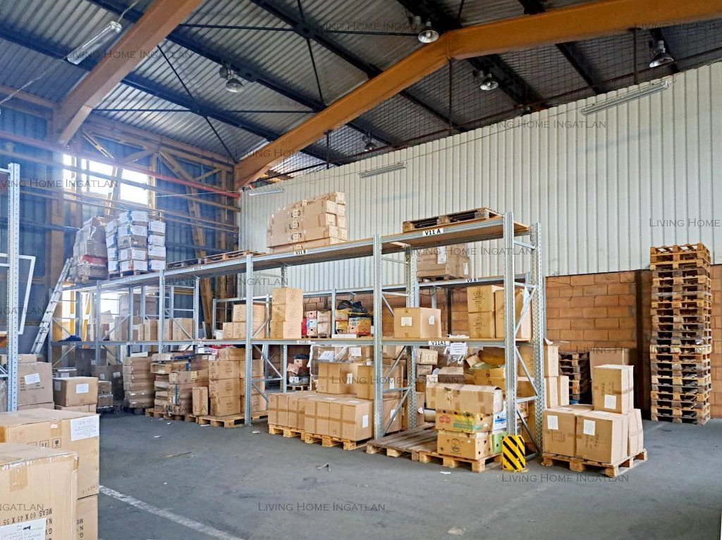 XIII. Váci út környékén 167 nm raktár kiadó