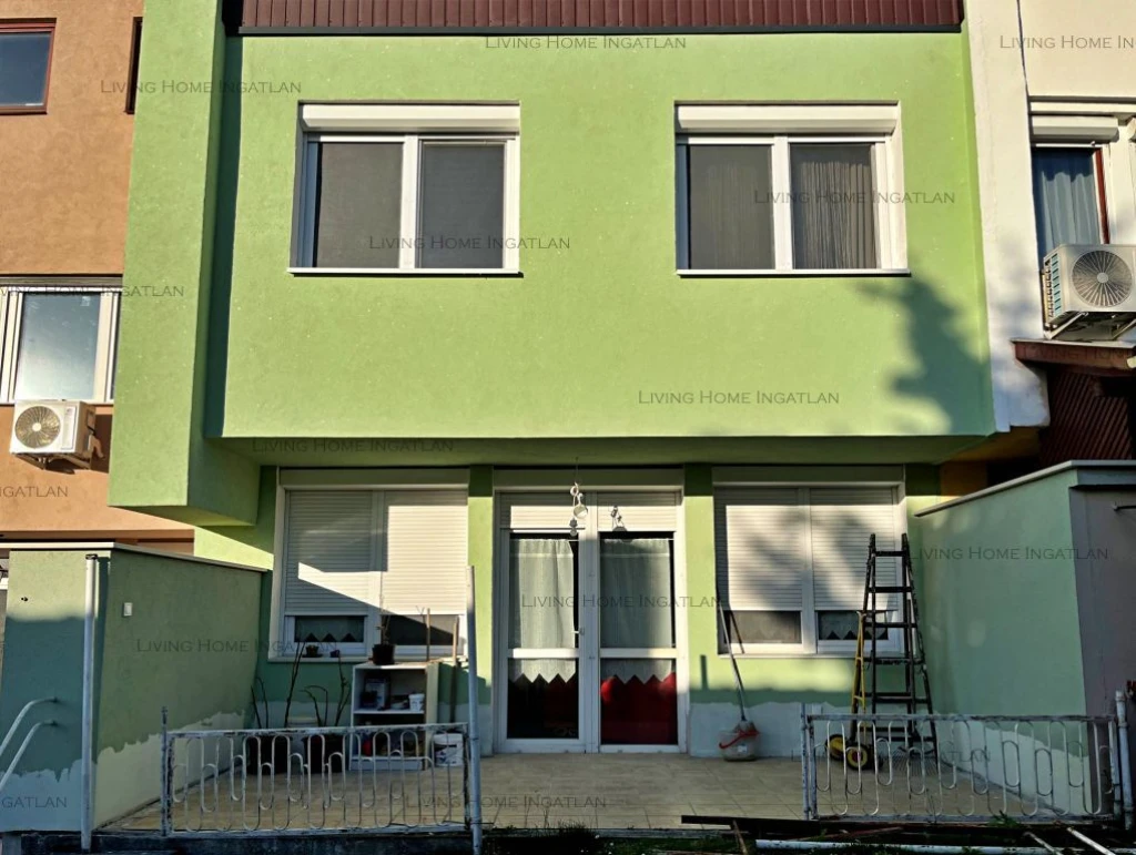 Esztergom belvárosában sorházi lakás eladó