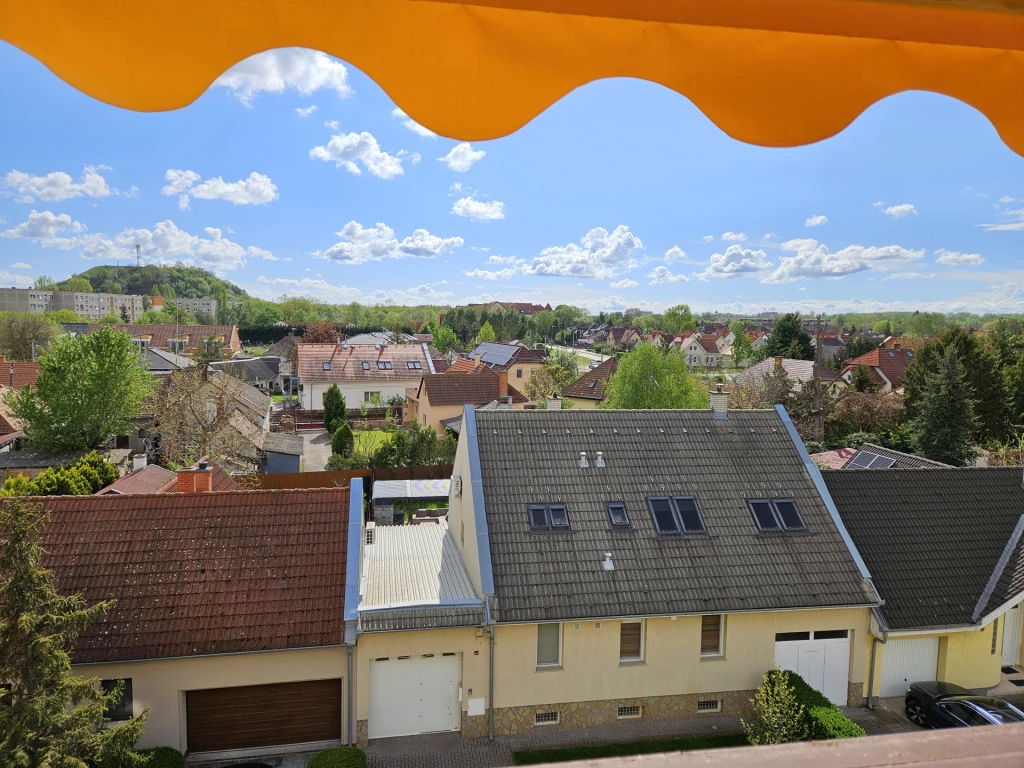 Panorámás széchenyivárosi lakás az IngatlanGuru kínálatában!
